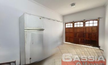 TRIPLEX EN PH, 5 AMBIENTES, 3 DORMITORIOS CON GARAGE Y PATIO LIBRE