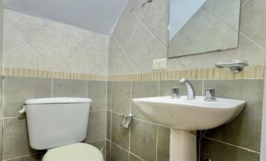 TRIPLEX EN PH, 5 AMBIENTES, 3 DORMITORIOS CON GARAGE Y PATIO LIBRE