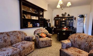 VENTA Casa de 5 ambientes con departamento. Barrio El Gaucho, Mar del Plata