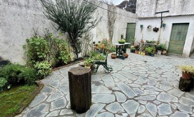 VENTA Casa de 5 ambientes con departamento. Barrio El Gaucho, Mar del Plata