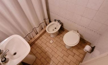 VENTA Casa de 5 ambientes con departamento. Barrio El Gaucho, Mar del Plata