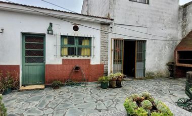 VENTA Casa de 5 ambientes con departamento. Barrio El Gaucho, Mar del Plata