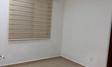 RENTO CASA EN COLINA ESMERALDA  $23,000