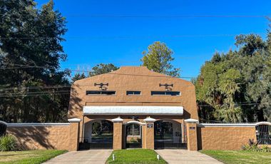 ESPECTACULAR CASA  4 AMBIENTES EN DOS PLANTAS - BARRIO CERRADO LAS FUENTES CLUB ESTEBAN ECHEVERRIA