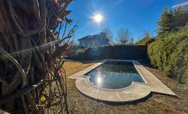 ESPECTACULAR CASA  4 AMBIENTES EN DOS PLANTAS - BARRIO CERRADO LAS FUENTES CLUB ESTEBAN ECHEVERRIA