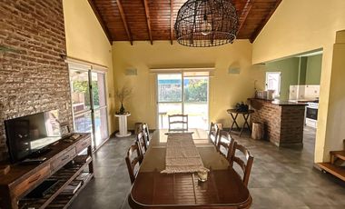 ESPECTACULAR CASA  4 AMBIENTES EN DOS PLANTAS - BARRIO CERRADO LAS FUENTES CLUB ESTEBAN ECHEVERRIA