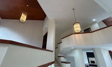 CASA DE LUJO EN RENTA EN COTO EN PUERTA DE HIERRO, ZAPOPAN