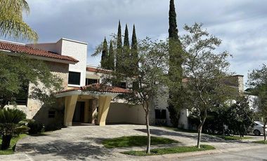 CASA DE LUJO EN RENTA EN COTO EN PUERTA DE HIERRO, ZAPOPAN