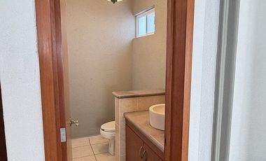 Casa en Renta en Punta Juriquilla | Jardín, Seguridad y Excelente Ubicación