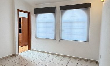 Casa en Renta en Punta Juriquilla | Jardín, Seguridad y Excelente Ubicación