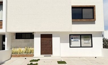 Casa en Renta en Zibatá | 4 niveles · Roof Garden · Salón de juegos · Jardín