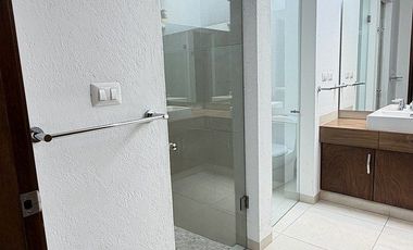 Casa en Renta en Zibatá | 4 niveles · Roof Garden · Salón de juegos · Jardín