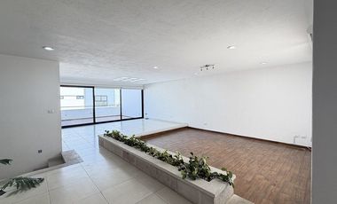 Casa en Renta en Zibatá | 4 niveles · Roof Garden · Salón de juegos · Jardín