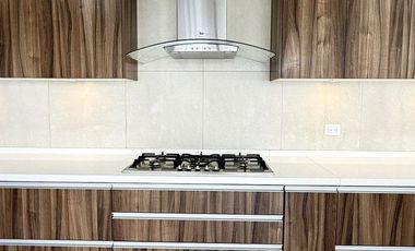 Casa en Renta en Zibatá | 4 niveles · Roof Garden · Salón de juegos · Jardín