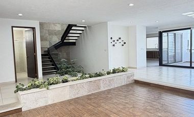 Casa en Renta en Zibatá | 4 niveles · Roof Garden · Salón de juegos · Jardín