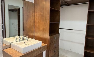 Casa en Renta en Zibatá | 4 niveles · Roof Garden · Salón de juegos · Jardín