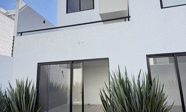 Casa en Renta en Zibatá | 4 niveles · Roof Garden · Salón de juegos · Jardín