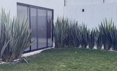 Casa en Renta en Zibatá | 4 niveles · Roof Garden · Salón de juegos · Jardín