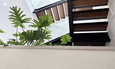 Casa en Renta en Zibatá | 4 niveles · Roof Garden · Salón de juegos · Jardín