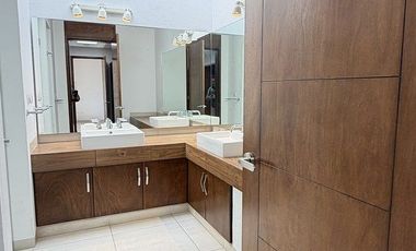 Casa en Renta en Zibatá | 4 niveles · Roof Garden · Salón de juegos · Jardín