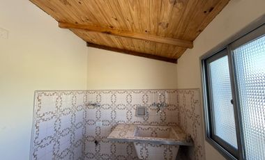 Casa ph tres ambientes terraza en alquiler Sarandi Avellaneda