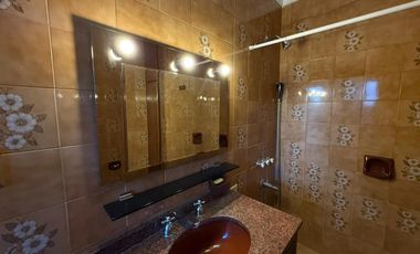 Casa ph tres ambientes terraza en alquiler Sarandi Avellaneda