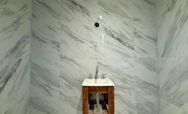 Departamento monoambiente al contrafrente con balcón en alquiler en Wilde