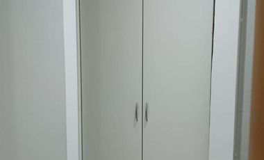 Departamento monoambiente al contrafrente con balcón en alquiler en Wilde