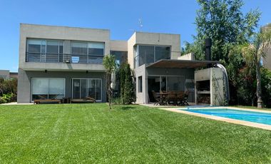 Casa al lago en venta