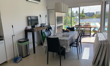 Casa al lago en venta