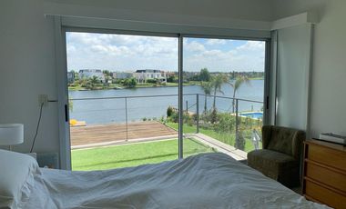 Casa al lago en venta