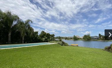 Casa al lago en venta