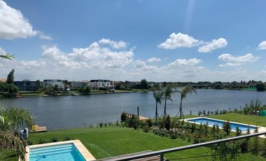 Casa al lago en venta