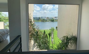 Casa al lago en venta