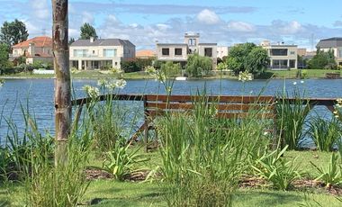 Casa al lago en venta