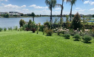 Casa al lago en venta