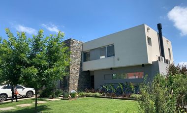 Casa al lago en venta
