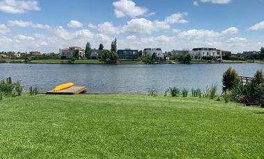 Casa al lago en venta