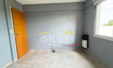 Alquiler de Departamento 2 Ambientes  en Haedo al Frente con Balcón Muy buen estado