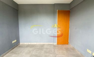 Alquiler de Departamento 2 Ambientes  en Haedo al Frente con Balcón Muy buen estado