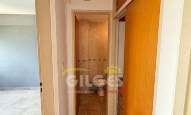 Alquiler de Departamento 2 Ambientes  en Haedo al Frente con Balcón Muy buen estado