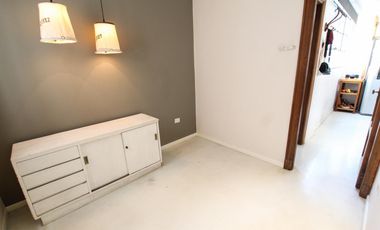 Departamento 4 ambientes en alquiler  en Monserrat impecable estado.