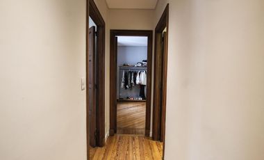 Departamento 4 ambientes en alquiler  en Monserrat impecable estado.