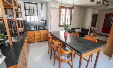 Departamento 4 ambientes en alquiler  en Monserrat impecable estado.