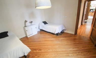 Departamento 4 ambientes en alquiler  en Monserrat impecable estado.