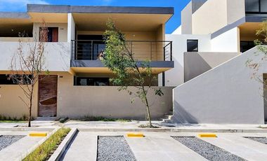 DEPARTAMENTO NUEVO EN RENTA EN ZIRÉ,  2 HAB, 2 ESTAC.
