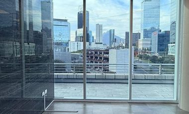 Oficina acondicionada en renta de 255m2 en Torre AAA en Valle Oriente