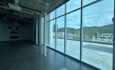 Oficina acondicionada en renta de 260m2 en Torre AAA en Valle Oriente