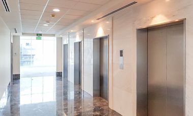 Oficina acondicionada en renta de 260m2 en Torre AAA en Valle Oriente