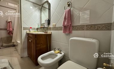 Exc Chalet 5 Amb con Fondo, Quincho y Garage